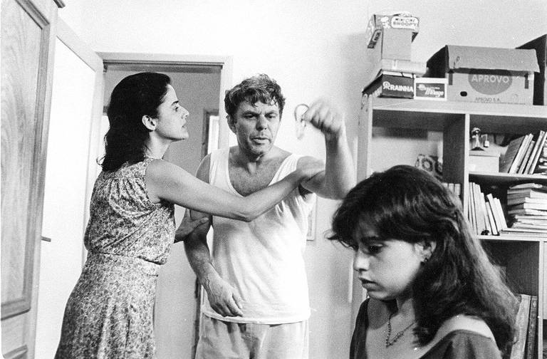 Marieta Severo, Reginaldo Farias e Fernanda Torres em cena do filme 'Com Licença Eu Vou à Luta'