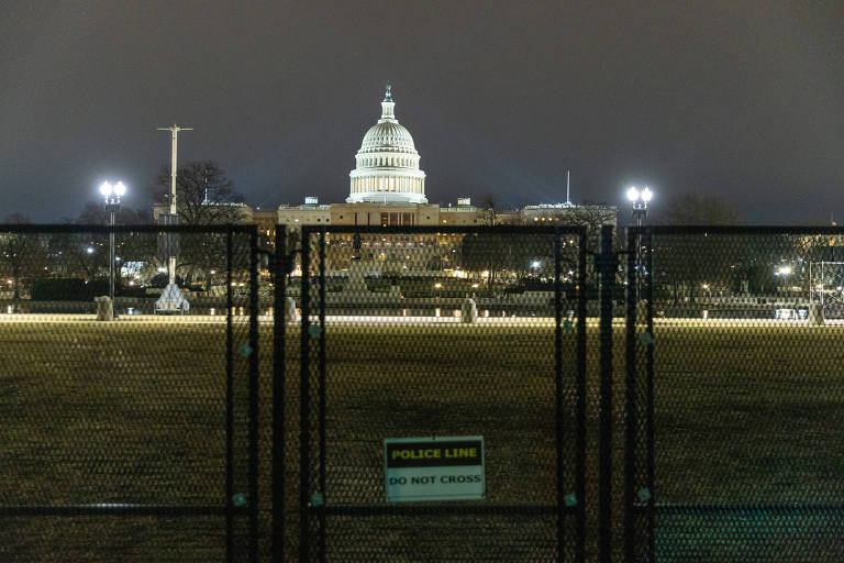 Cercas foram instaçadas ao redor do Capitólio antes da certificação da vitória de Trump