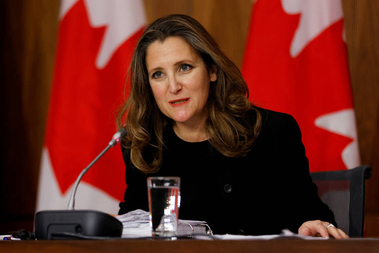 A ex-ministra das Finanças e ex-vice-premiê, Chrystia Freeland, que renunciou ao cargo após tentativa de Trudeau de demiti-la em virtude de discordâncias quanto à política comercial estrangeira