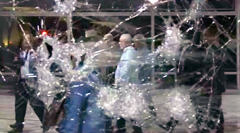 Lula chega ao Palácio do Planalto após ataque golpista