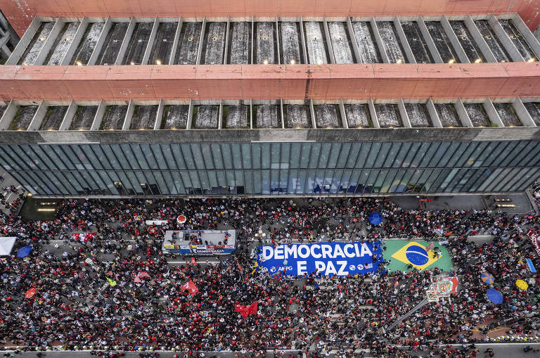 Manifestação pela democracia em São Paulo