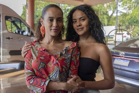 Taís Araújo e Bella Campos em 'Vale Tudo': mocinha terá tatuagem perto do coração em demonstração de amor à filha vilã