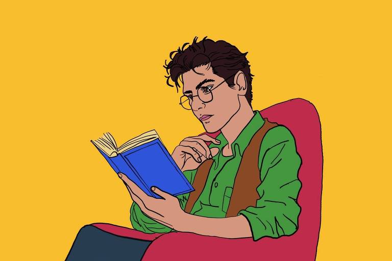 A imagem mostra um jovem sentado em uma cadeira vermelha, lendo um livro azul. Ele tem cabelo escuro e ondulado, usa óculos e uma camisa verde com um colete marrom. O fundo é amarelo, criando um contraste vibrante.