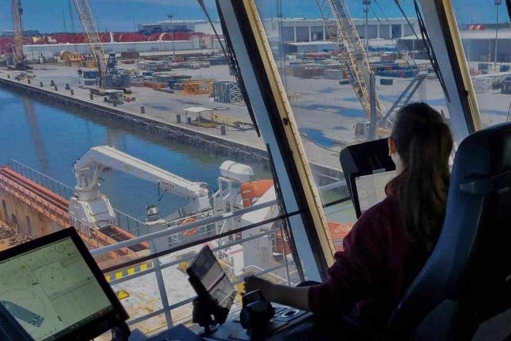 Os pilotos de navio que ganham a partir de R$ 8.000 e trabalham só metade do ano