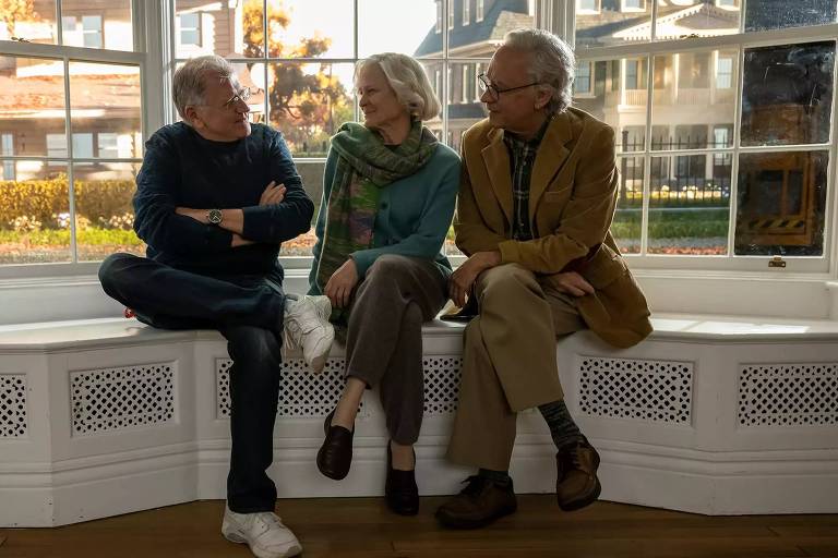 Robert Zemeckis conversa com Robin Wright e Tom Hanks nos bastidores do filme 039;Aqui039;