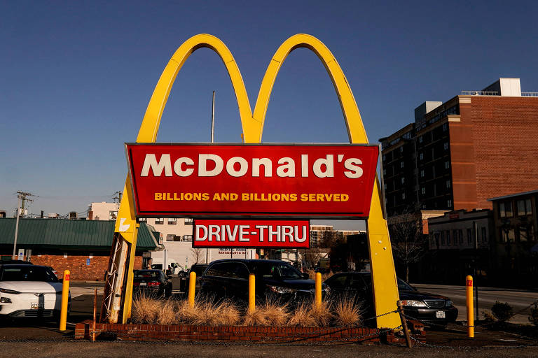 Fachada de uma loja do McDonald039;s， em Virgínia， nos Estados Unidos