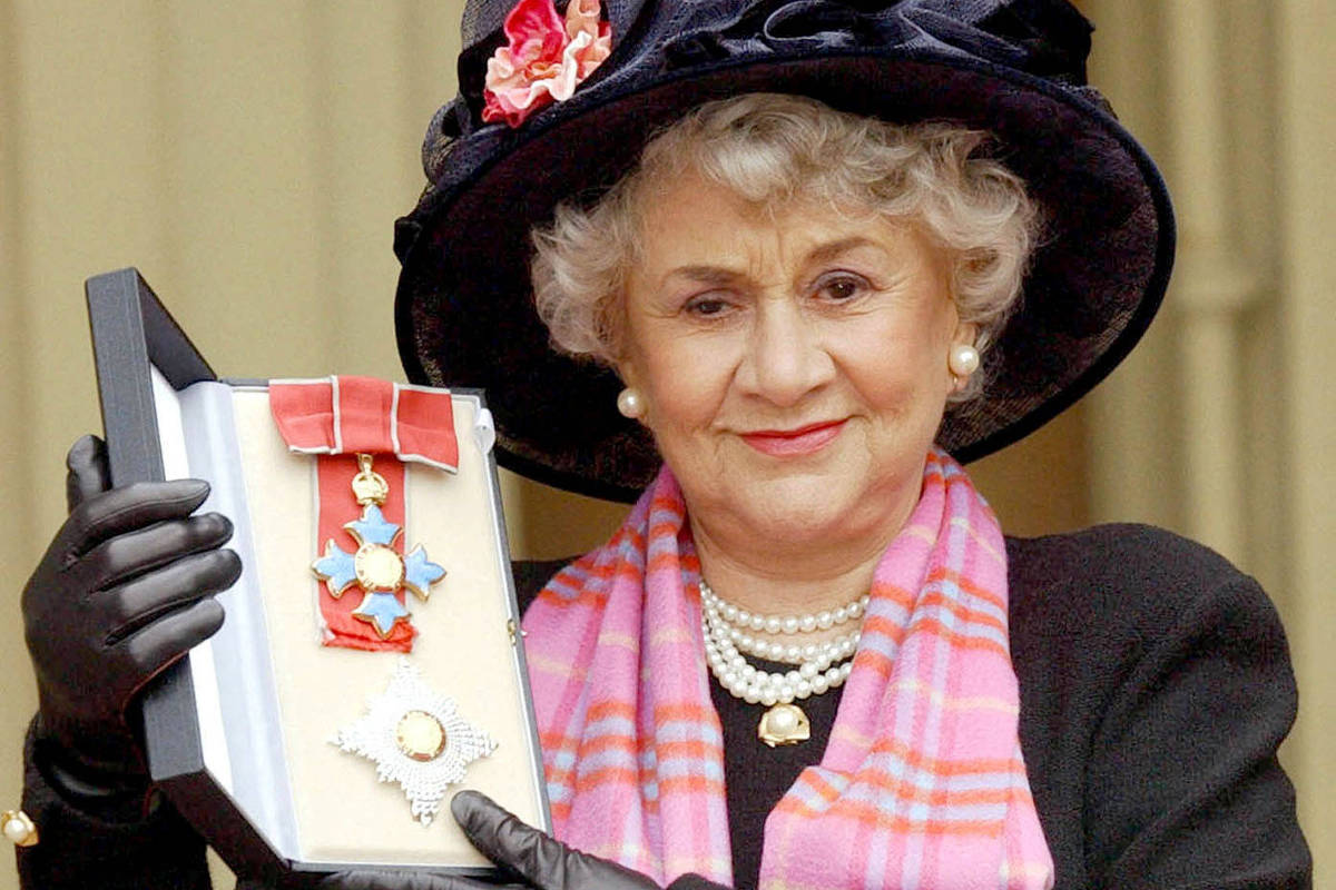 Morre Joan Plowright, atriz britânica premiada de '101 Dálmatas', aos 95 anos