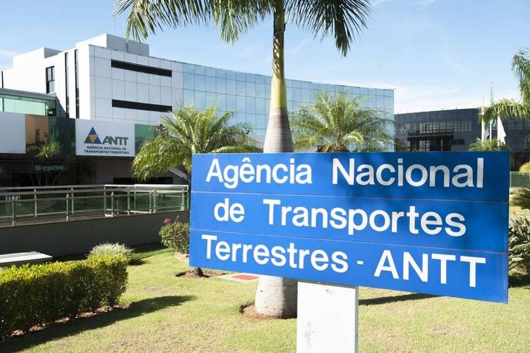 Placa em frente ao prédio da Agência Nacional de Transportes Terrestres em Brasília