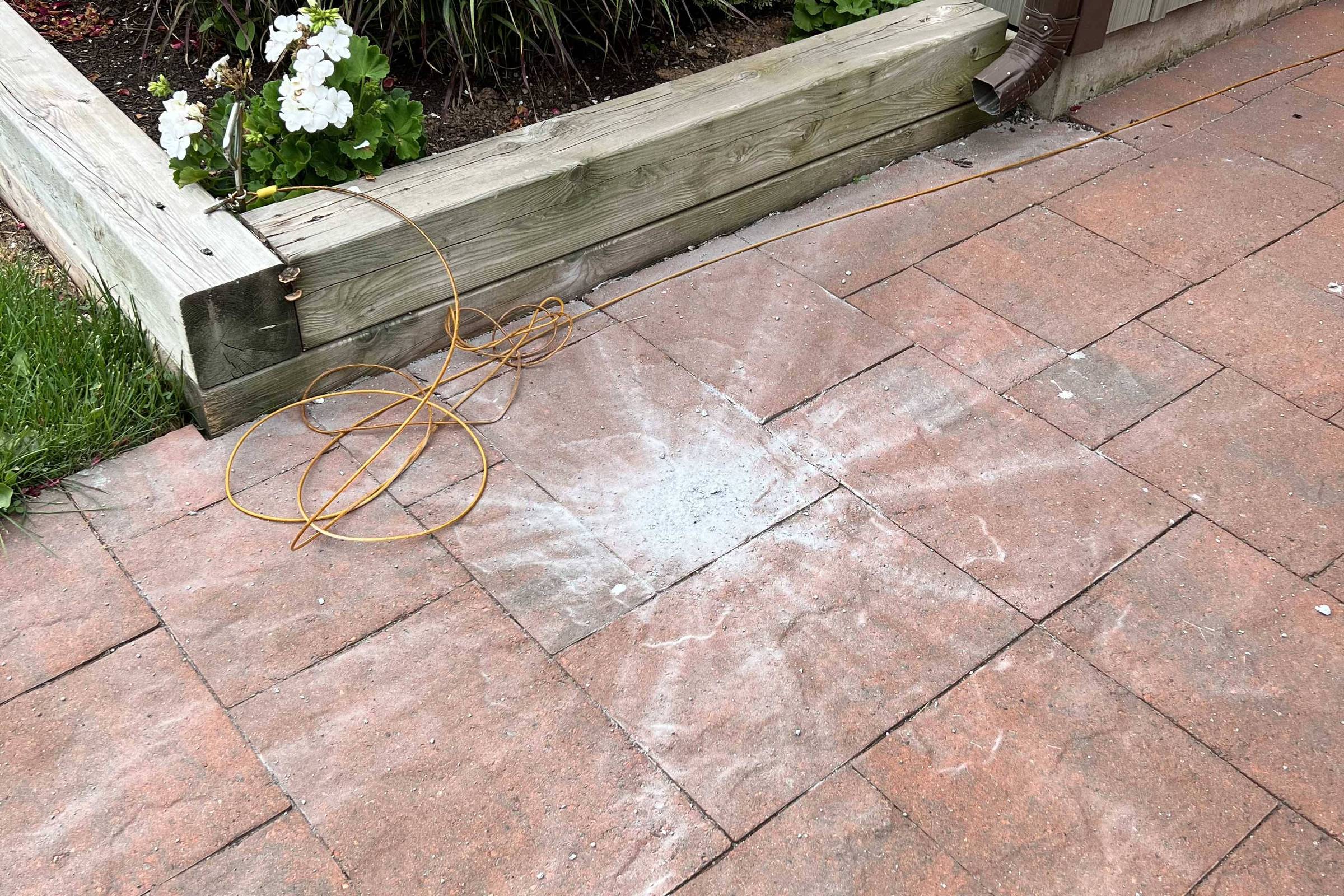 Queda e som de meteorito que caiu em frente a casa no Canadá são captados