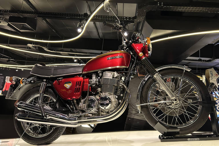 Exposição quot;Duas Rodas e uma Naçãoquot;: Honda CB 750 Four na versão produzida entre 1969 e 1978