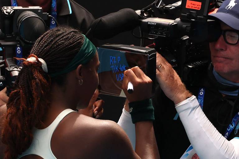 Coco Gauff escreve quot;RIP， Tiktok USAquot; em câmera após vencer partida no Australian Open