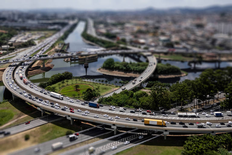 Vista aérea da malha viária que forma o Complexo do Cebolão