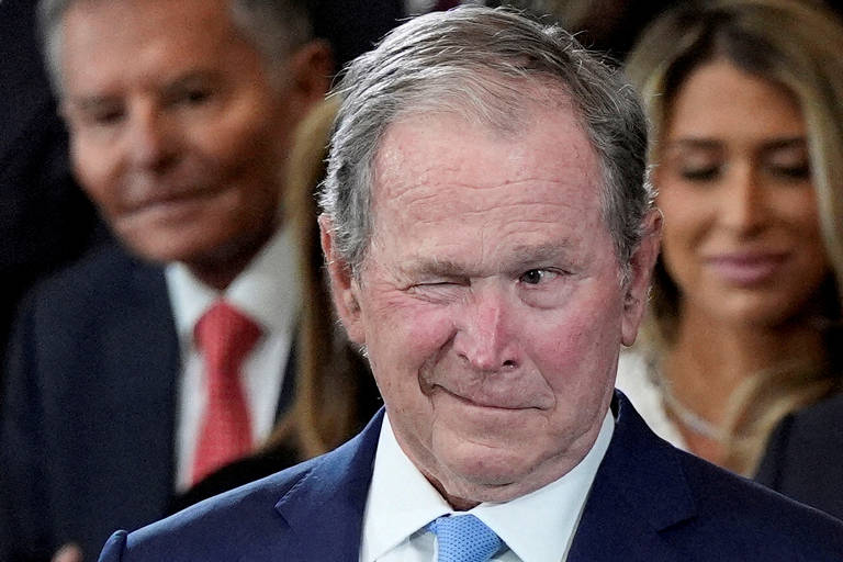 O ex-presidente dos EUA George W. Bush chega antes da 60ª posse presidencial em Washington