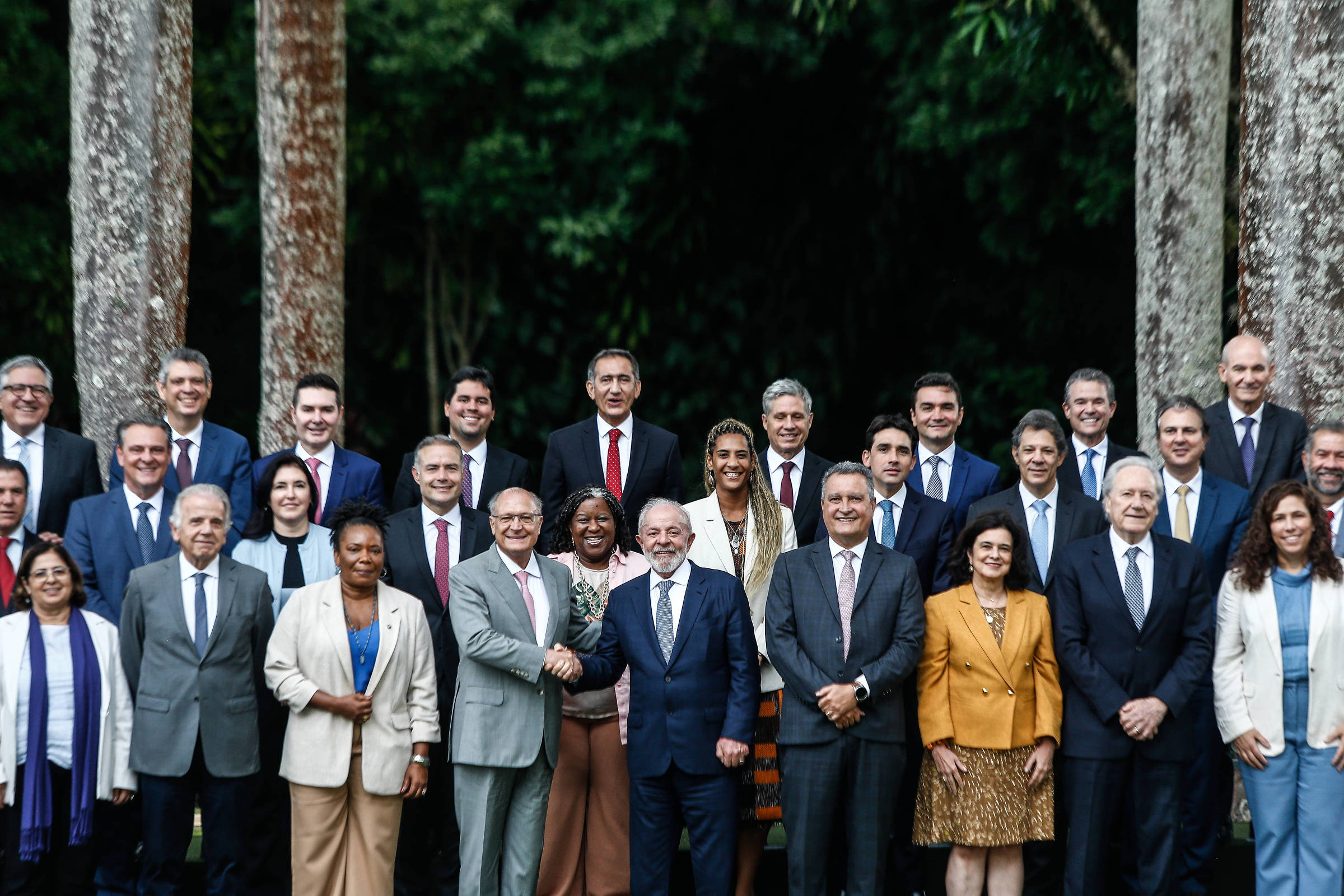 Cenas de Brasília: Lula cobra entregas em primeira reunião ministerial do ano