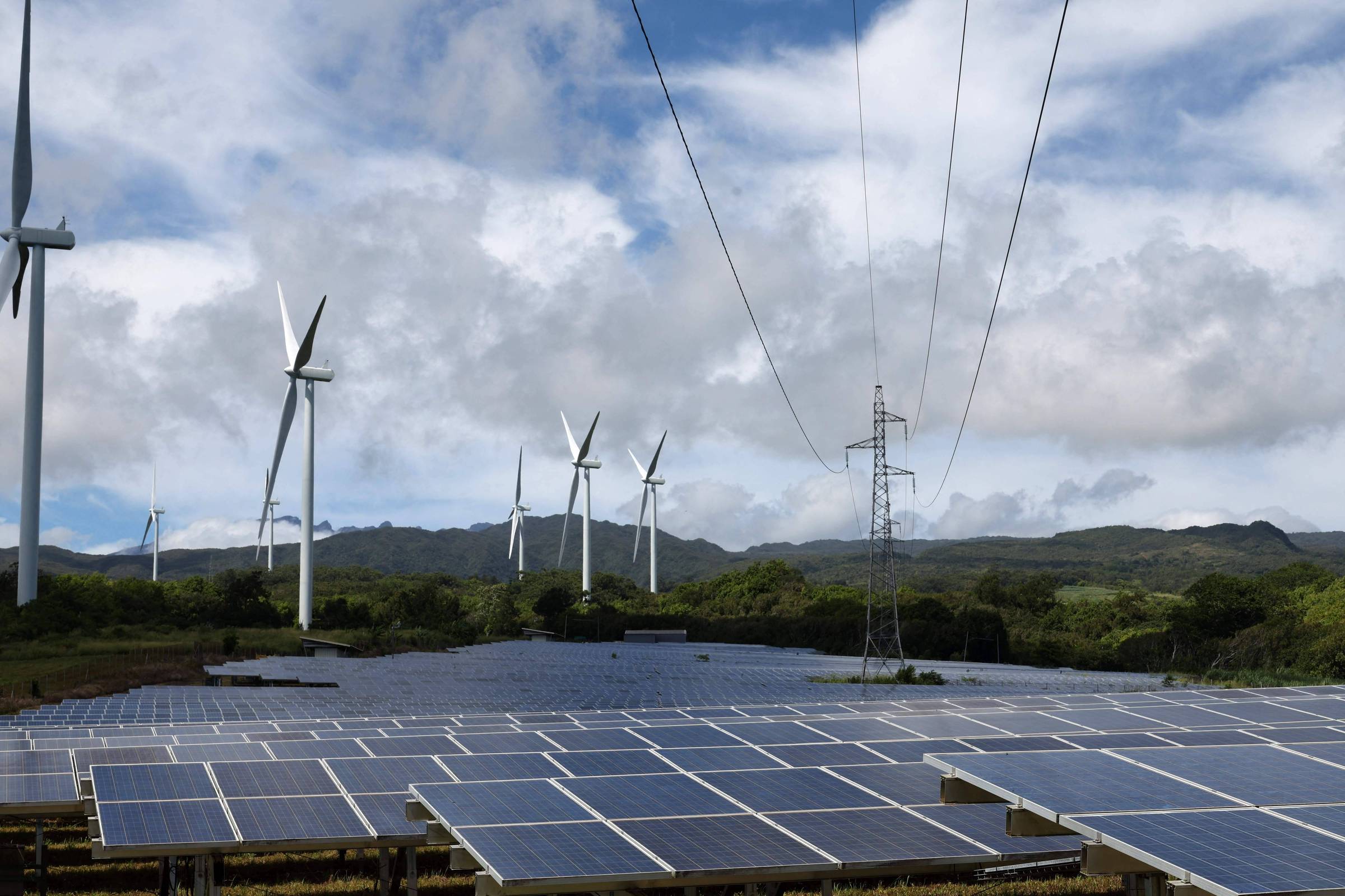 Energia solar supera carvão pela primeira vez em produção de eletricidade na UE em 2024