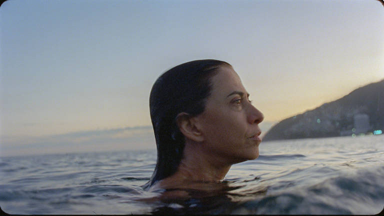 A atriz Fernanda Torres como Eunice Paiva em cena de 'Ainda Estou Aqui'