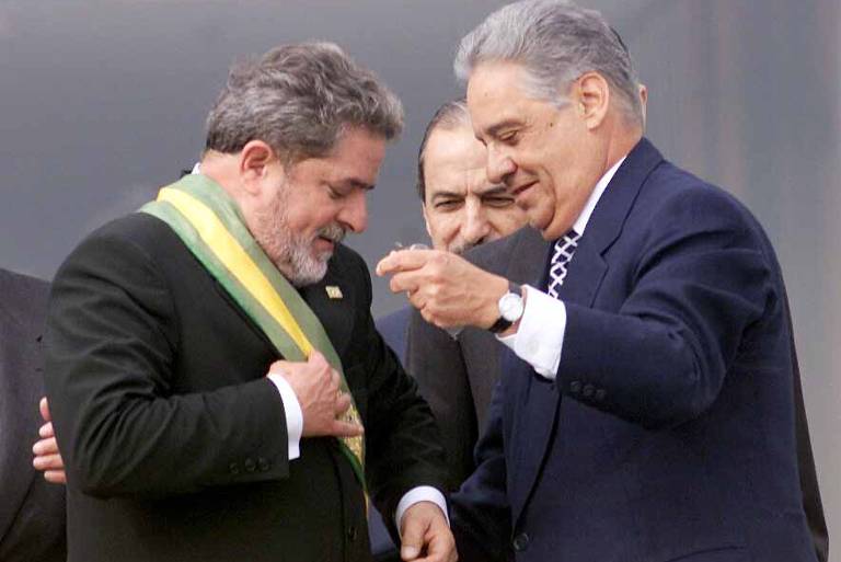 "Nós quisemos fazer a passagem da faixa diante do povo. Foi uma coisa muito bonita e quisemos simbolizar que era uma passagem democrática", disse FHC; o PSDB obteve grandes vitórias pelo país, mantendo São Paulo e controlando Minas Gerais, Goiás, Pará, Ceará e outros; também tinha a quarta maior bancada na Câmara e no Senado