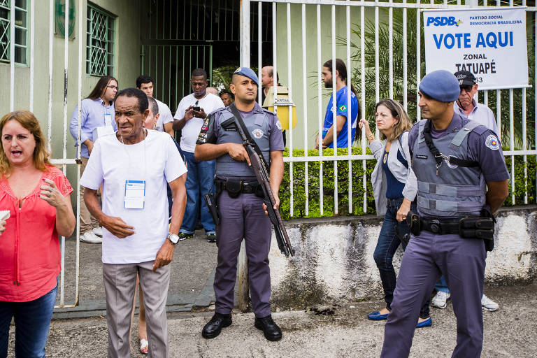 Os tucanos buscavam decidir quem disputaria a Prefeitura de São Paulo com o então prefeito Fernando Haddad (PT), que tentava a reeleição. Concorriam João Doria, o ex-vereador Andrea Matarazzo e o ex-deputado Ricardo Tripoli