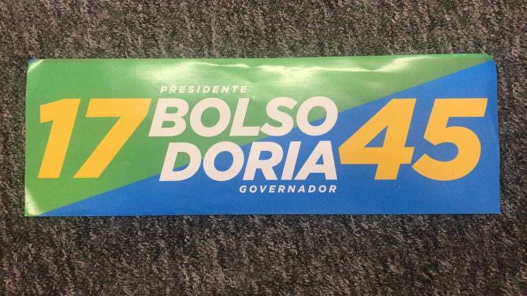 A estratégia deu certo, e Doria venceu com 51% dos votos contra Márcio França (PSB); com a vitória, ele era visto como herdeiro do espólio do partido, que em 2018 amargou desempenhos ruins na Câmara, no Senado e nos governos; na foto, adesivo de campanha 'BolsoDoria'