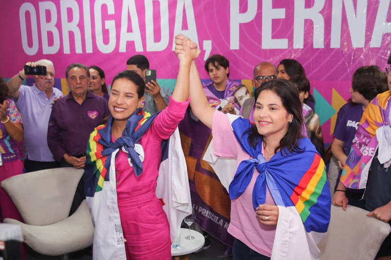 Em 2022, mesmo federado ao Cidadania, o PSDB seguiu amargando péssimos resultados nacionais, mas elegeu Raquel Lyra governadora de Pernambuco (que, em 2025, se mudaria para o PSD); na foto, ela comemora com a vice, Priscila Krause (Cidadania);