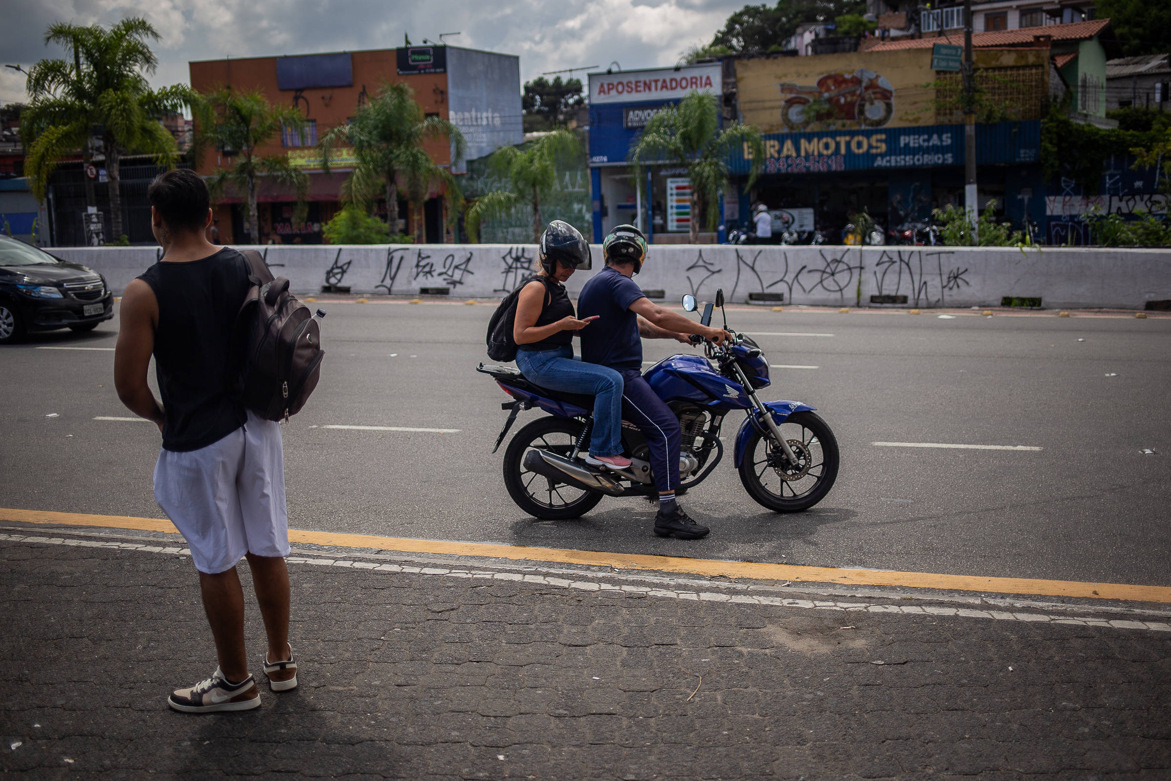 Morte de motociclistas aumentou em 29 municípios da Grande SP desde início de apps de carona