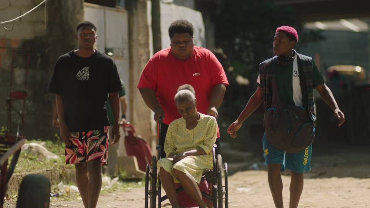 Filme une jovem negro e avó com Alzheimer em aventuras pela periferia