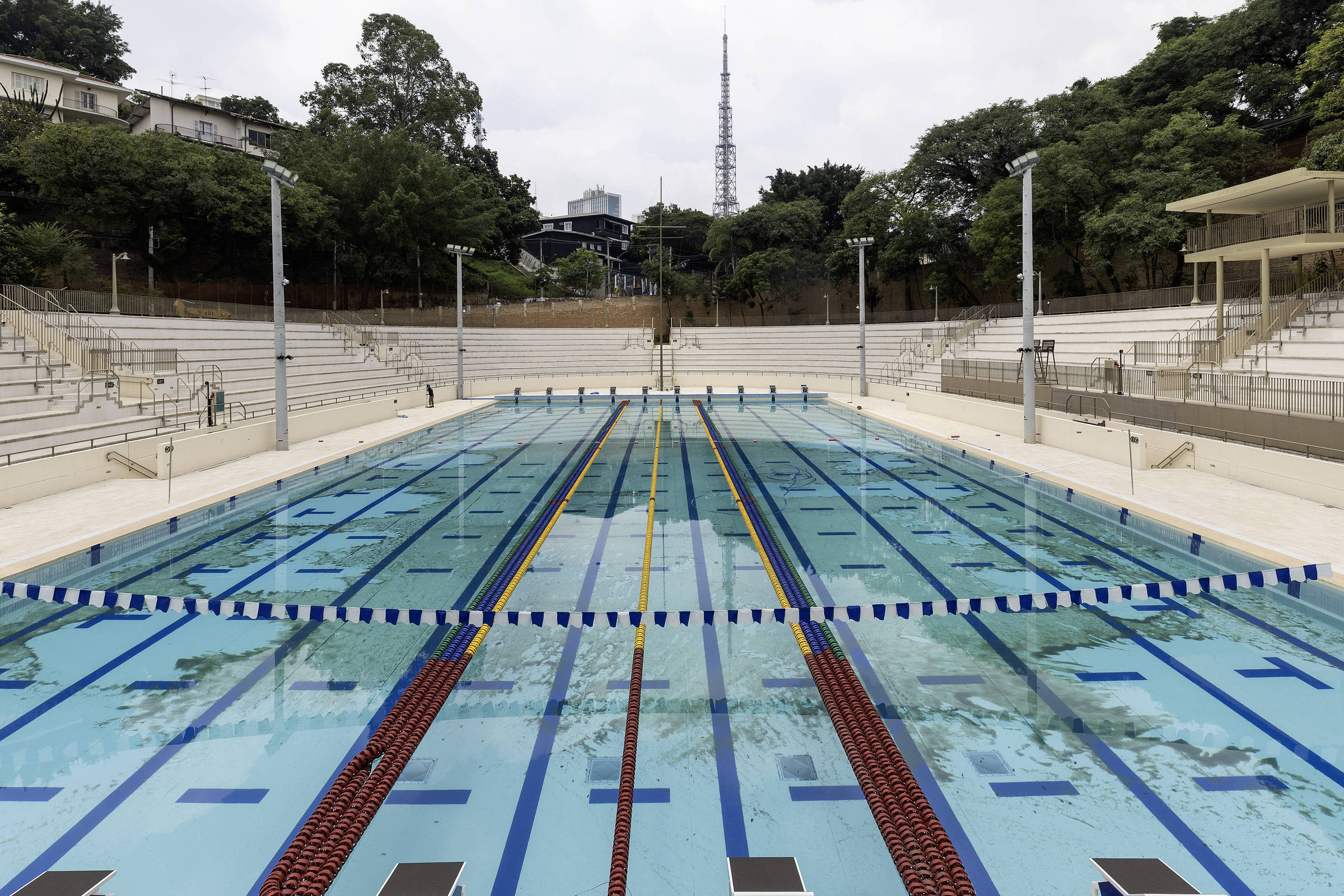 Empresa promete piscina do Pacaembu gratuita durante todo tempo da concessão