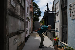 Visitação cemitério Eunice Paiva