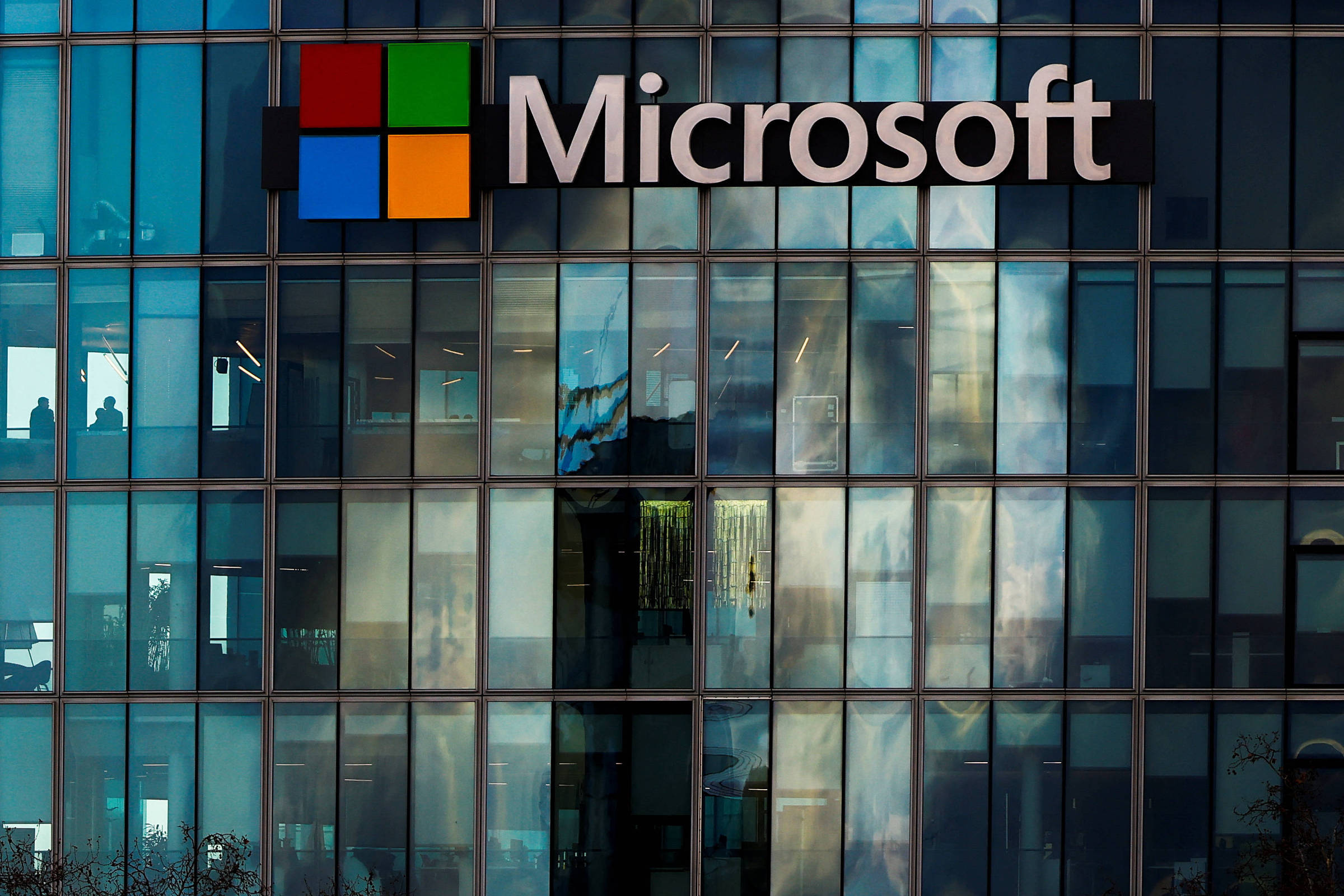 Órgão antitruste diz que Microsoft sufoca concorrência no mercado de serviços em nuvem do Reino Unido