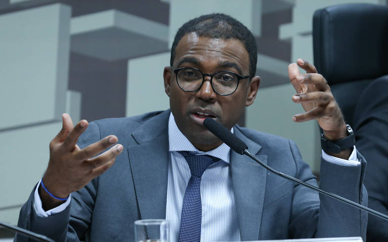 Diretor de Fiscalização do Banco Central, Ailton de Aquino Santos, com mandato até 31 de dezembro de 2027; foi indicado por Lula