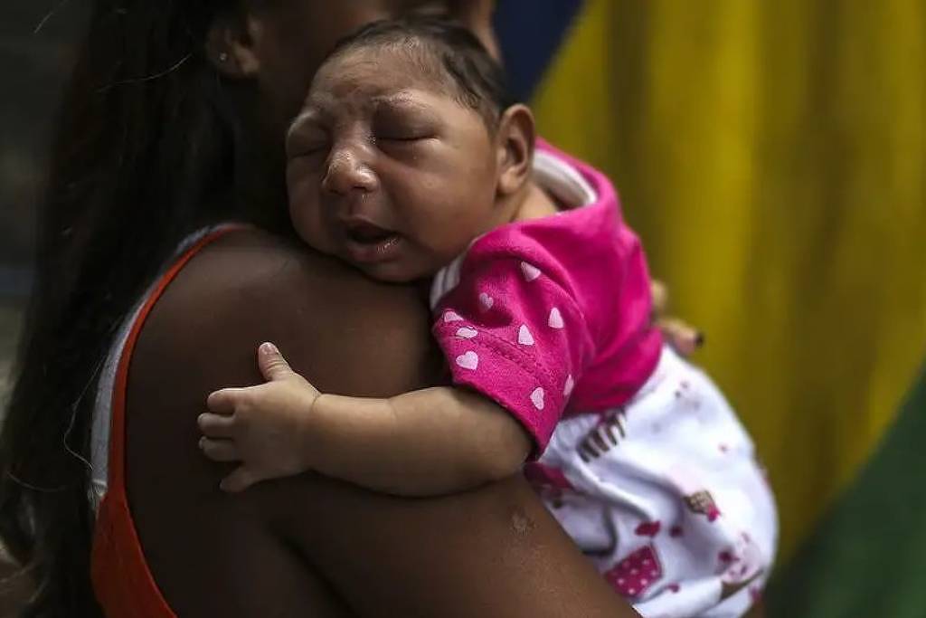 Um veto à dignidade: governo afronta famílias impactadas pelo zika vírus