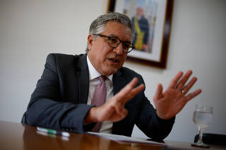 ALEXANDRE PADILHA RELAÇÕES INSTITUCIONAIS