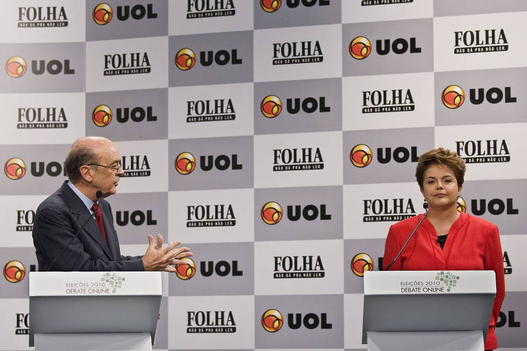 Quatro anos depois, em 2010, José Serra foi o escolhido para tentar novamente a Presidência pelos tucanos, agora contra Dilma Rousseff (PT), escolhida por Lula para concorrer como sua sucessora; ela venceu em segundo turno com 56% dos votos, contra 44% de Serra, que tentou se mostrar como uma opção de continuidade ao petista, à época extremamente popular; na foto, ambos debatem em debate organizado por Folha e UOL