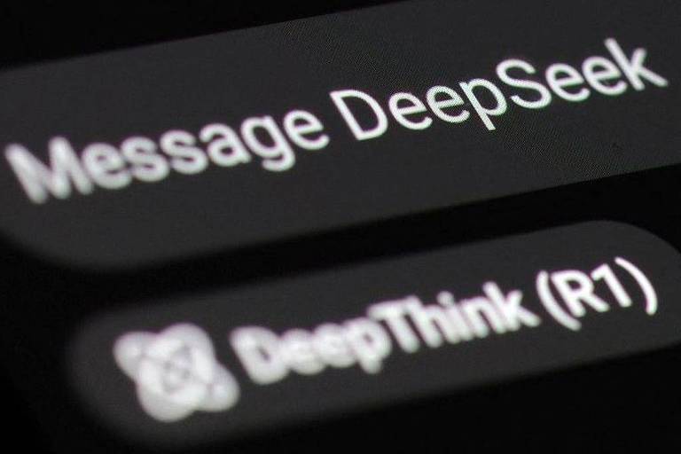 Interface do DeepSeek com botão quot;DeepThinkquot; visível
