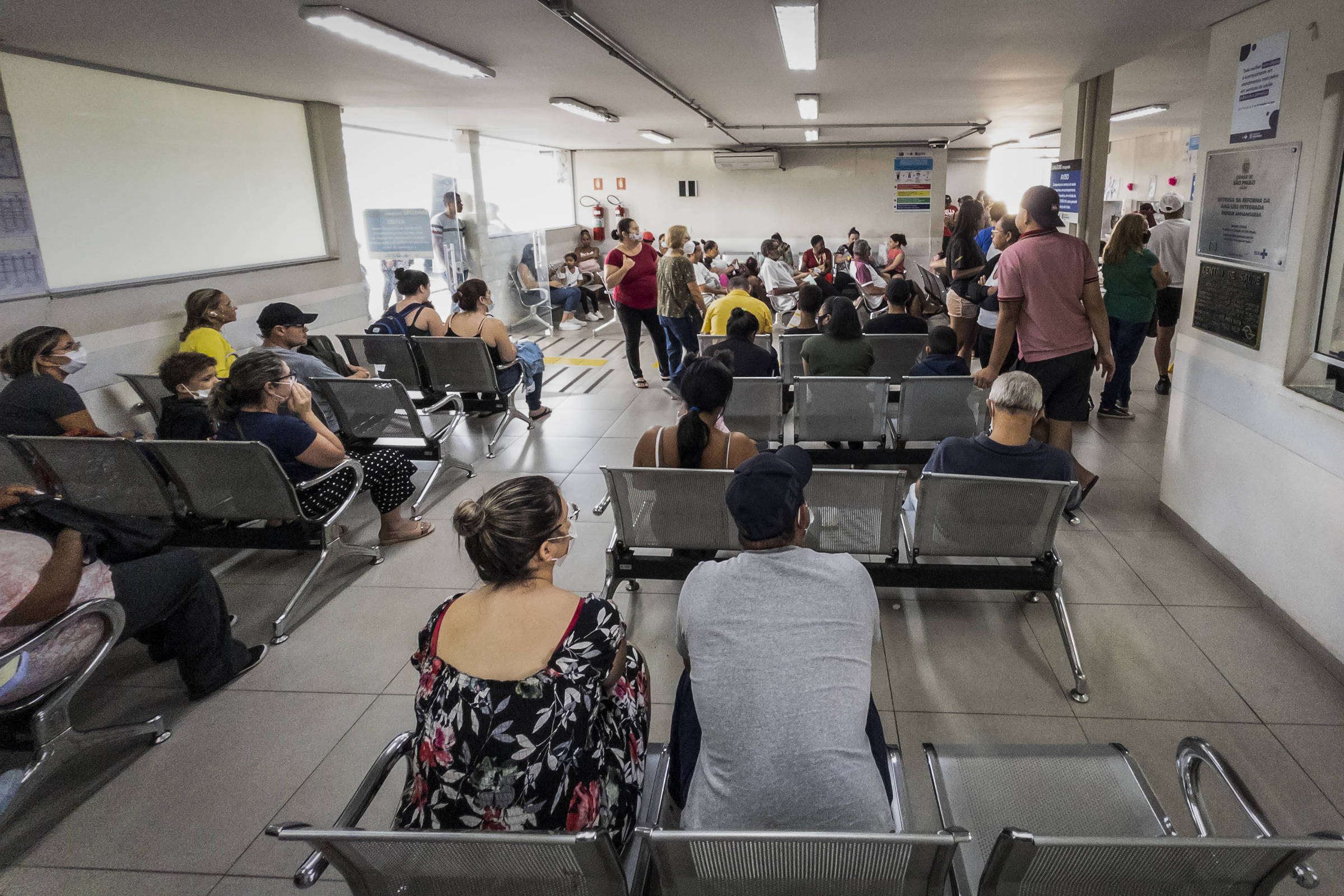 Com repasses federais em queda, municípios lideram na expansão dos gastos públicos com saúde