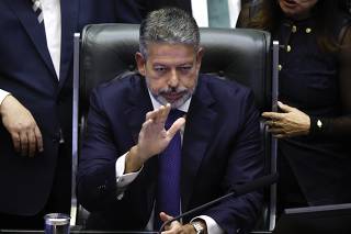Arthur Lira preside eleição na câmara dos deputados