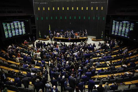 Câmara estuda, em reação ao STF, destravar PEC que limita poder de ministros