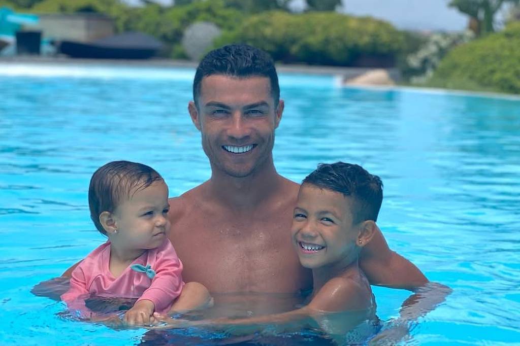 Um atleta abstêmio, vaidoso e solidário; saiba mais sobre Cristiano Ronaldo, que faz 40