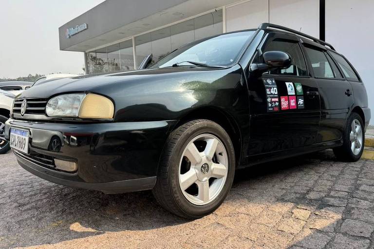 Volkswagen Parati GTI 1999 parada de frente 