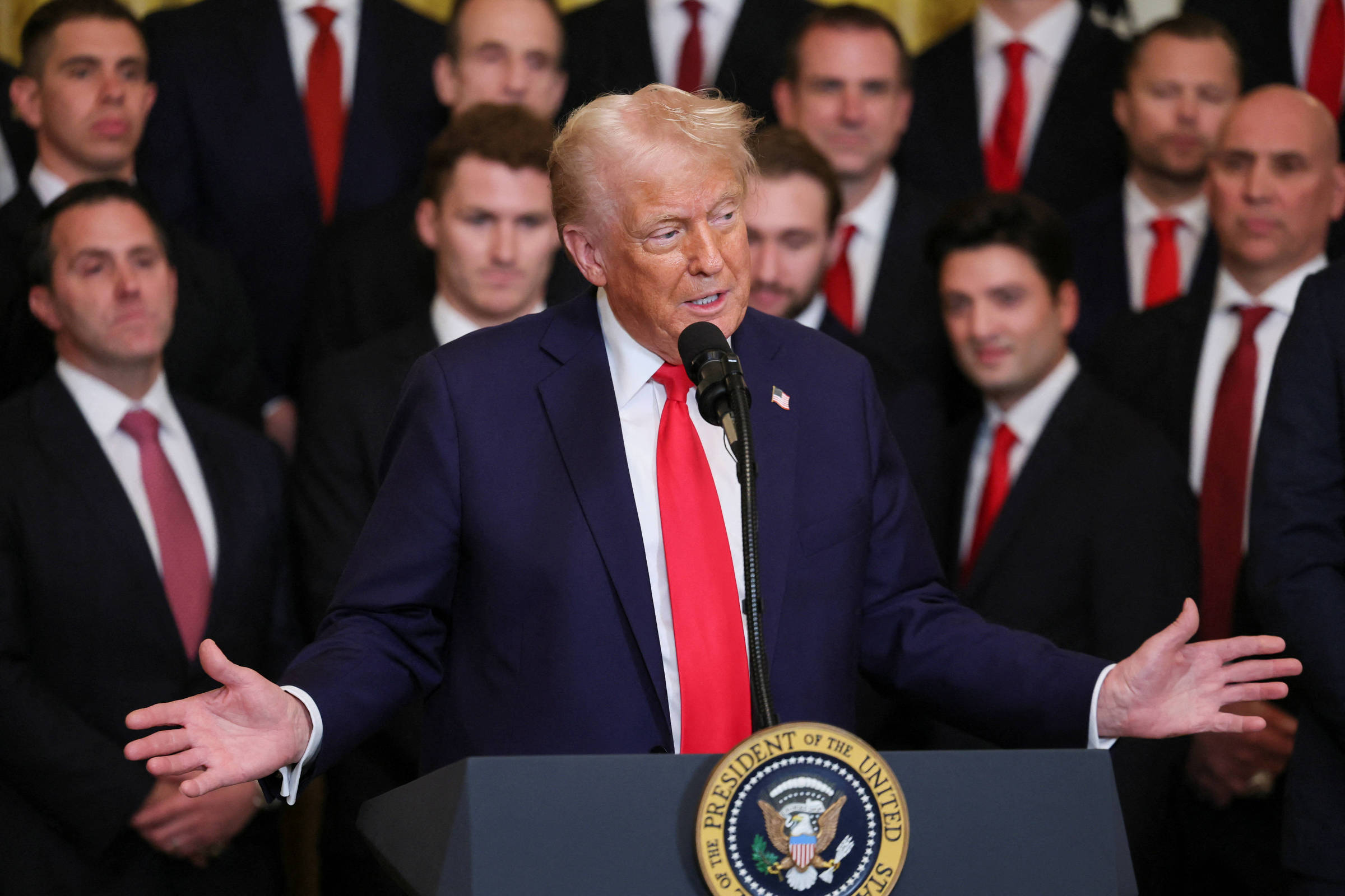 Trump cedeu nas tarifas sobre o Canadá e o México?