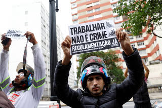 App drivers demand the right to work as moto taxis in Sao Paulo