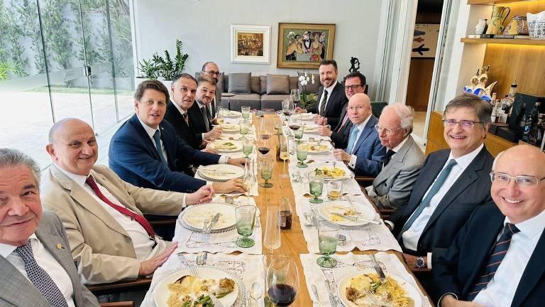 Almoço em Brasília com as presenças de Paulo Gonet， Ricardo Salles， Marco Aurélio Mello， entre outros