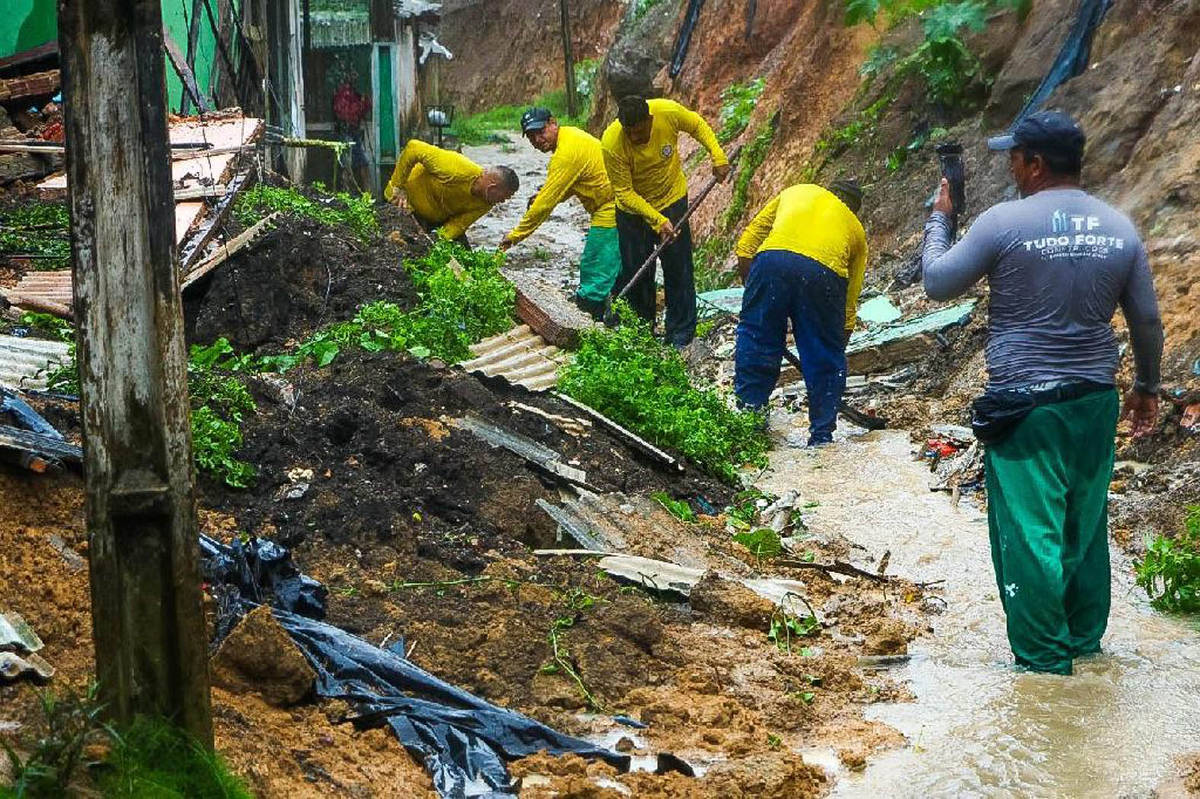 Mãe e filha morrem em deslizamento no Recife e mortes causadas pelas chuvas chegam a 7 em PE