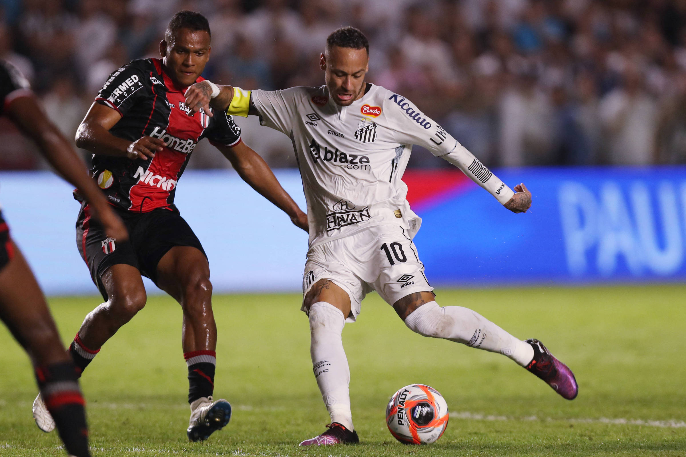 Estreia em bom nível na volta ao Santos anima Neymar