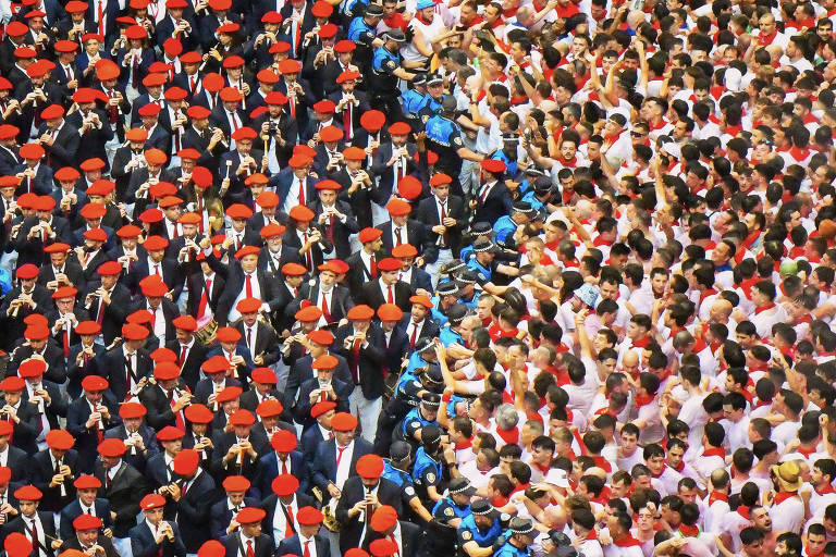 Festas de São Firmino, em Pamplona, Espanha; pesquisadores acompanharam o festival para entender a dinâmica da multidão