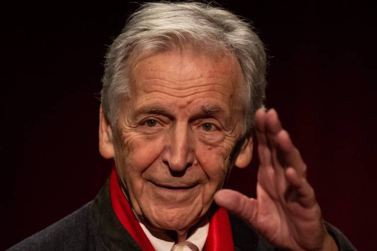 O diretor franco-grego Costa Gavras durante o Festival Lumiére， em Lyon， em outubro de 2024