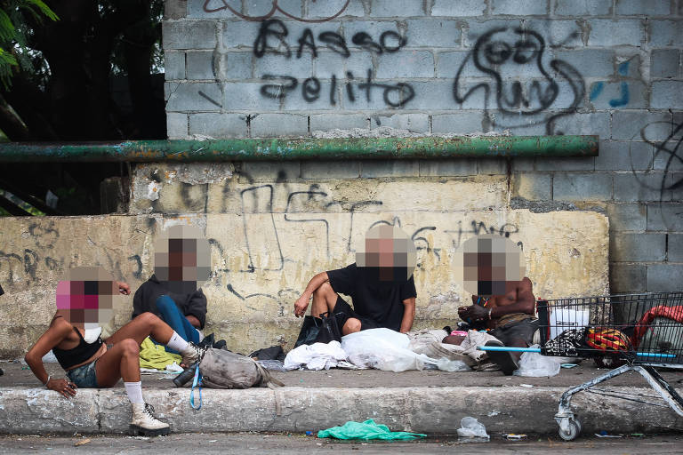 Cracolândias se avolumam no centro de SP enquanto ponto principal perde frequentadores