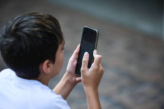 Proibição de celular nas escolas
