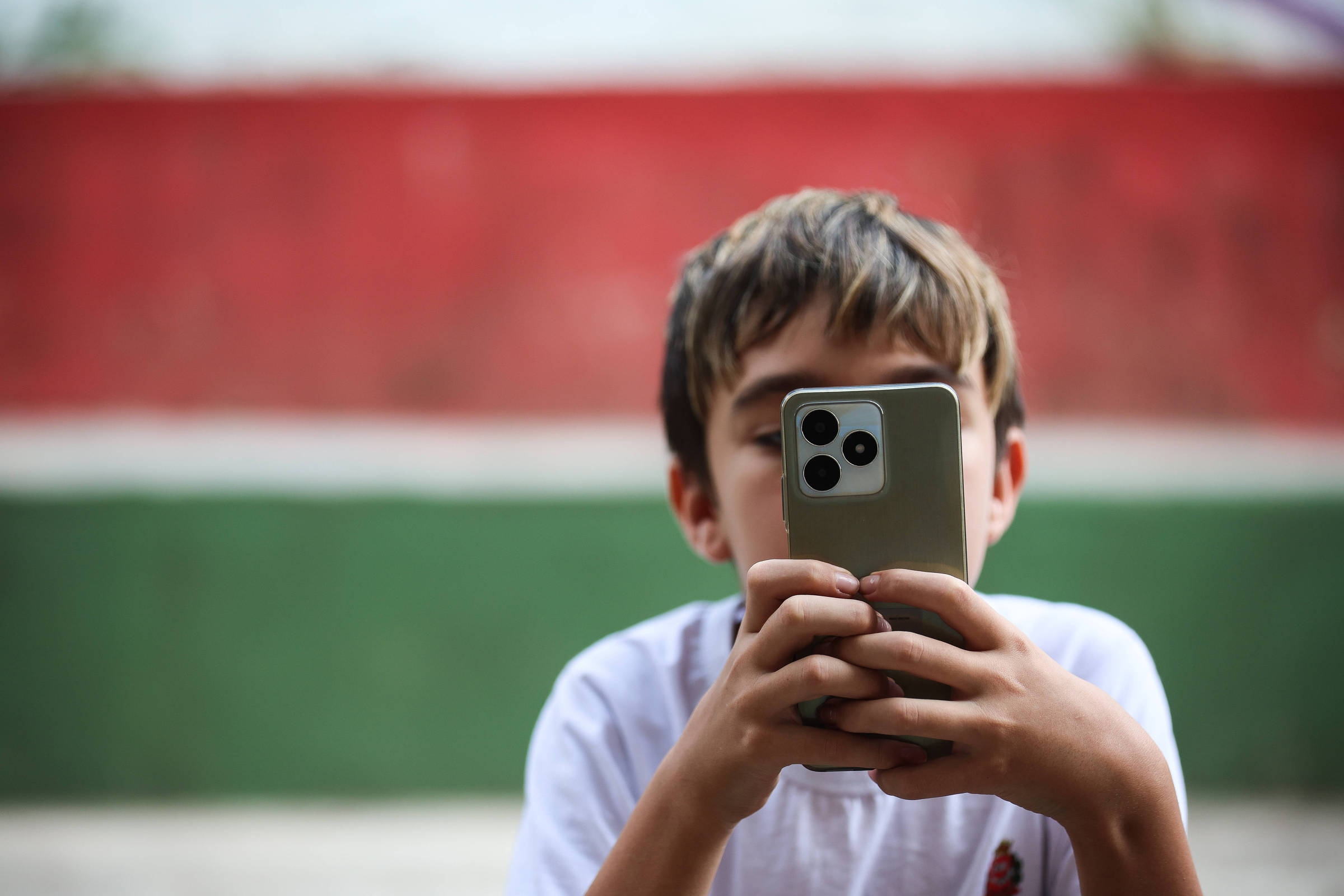 Como lidar com o excesso de telas da família?