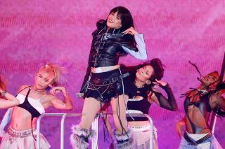 iHeart Radio music festival - show
